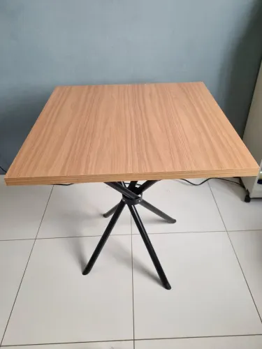 Mesa de Jantar 4 lugares 75cm X 75cm 