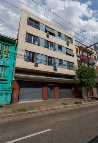 Imóvel para aluguel possui 75 metros quadrados com 2 quartos em São João - Porto Alegre -