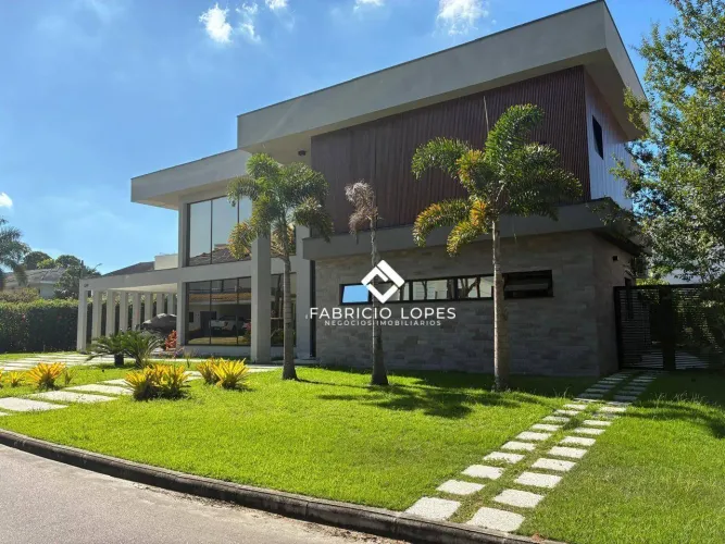 Moderna e Imponente Casa para venda/locação em Condomínio fechado em Jacareí/SP