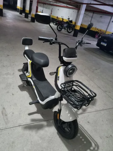 Scooter Elétrica N5 800W - Perfeita para o Dia a Dia (Sem CNH/Placa)