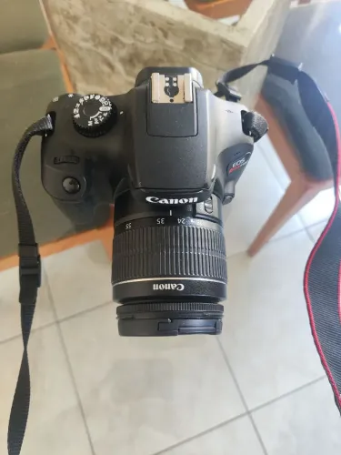 Câmera Canon T100 (usada)