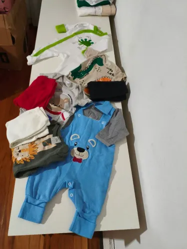 Lote de roupinhas de bebê até 3 meses