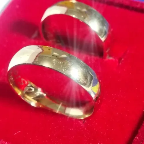 Alianças Tradicional Boleada Noivado Casamento Ouro 18 Kilates Peso 8 Gramas 7 mm