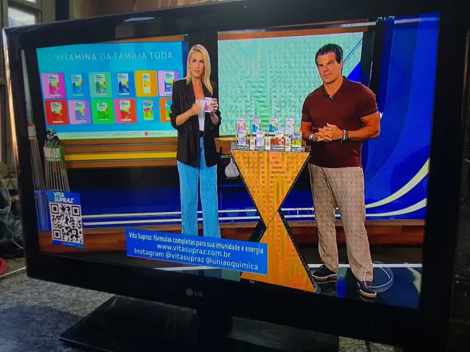 Vendo essa TV 32 c polegadas não é smart led hdtv