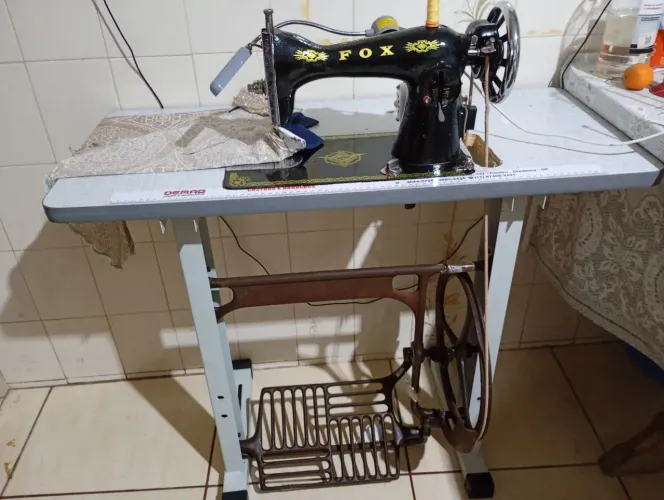 Máquina de costura semi industrial pedal manual pedal com motor 