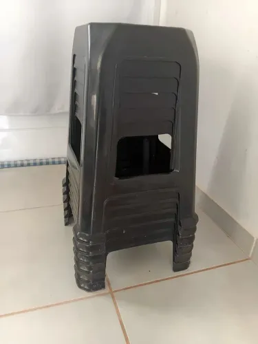 Banquinho de plastico 6 und