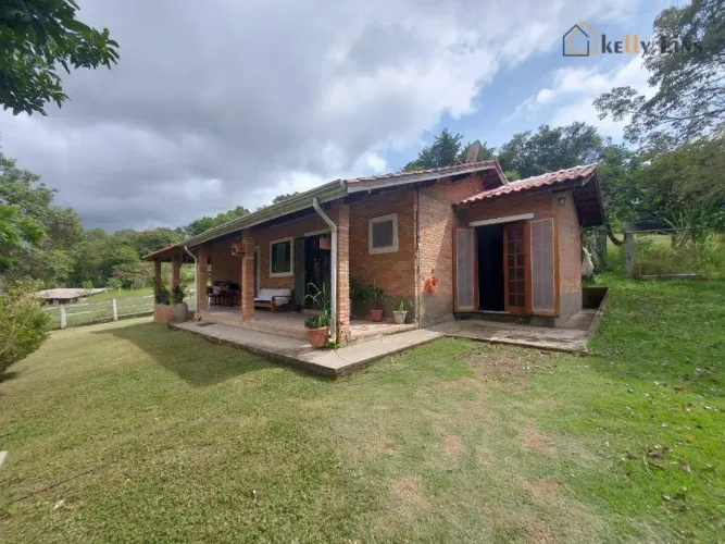 Chácara em Socorro SP 13.000 m² com casa sede, caseiro, barracão, 02 lagos, curral confira