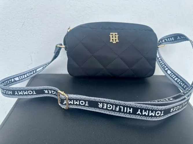 Vendo linda bolsa da Tommy Hilfiger !