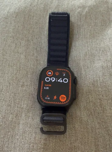 Apple Watch Ultra 3 (GPS + Cellular) Caixa de Titânio Preto.