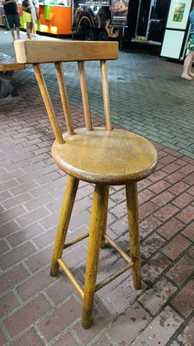 Vendo banqueta de madeira