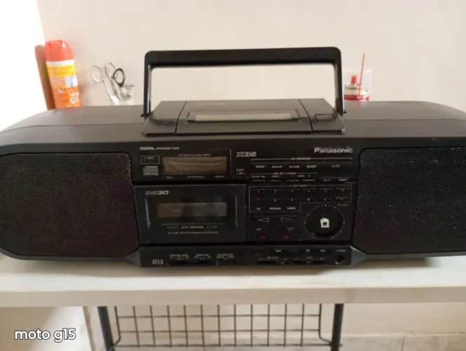 Rádio Panasonic rádio funciona presto fazer revisão. 70rs aquém posaenteresar.