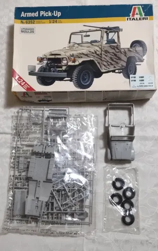 Armed Pick-up - Italeri - 1/24