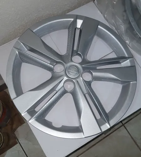 4 Calotas e 4 rodas aro16 nissan kicks