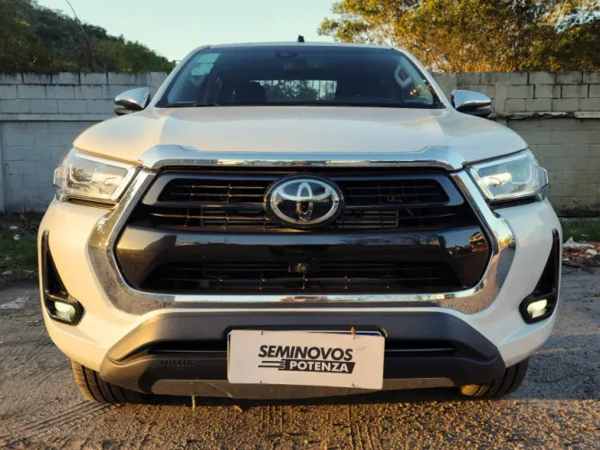 Toyota Hilux CD SRX 4X4 2.8 TDI 16V Diesel Aut. 2025