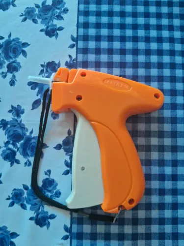 Aplicador De Tags E Etiquetas + Pinos Plásticos (Pouco Uso)