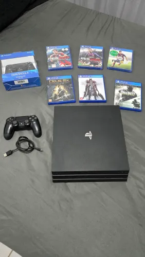 Playstation 4 Pro 1TB (2 controles e Jogos físicos)