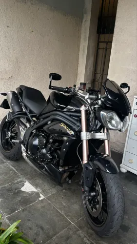 Triumph Speed Triple 1050