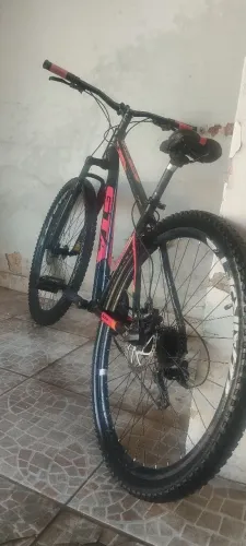 Bicicleta aro 29 semi nova