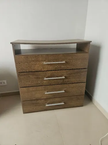 Cômoda para Quarto com 4 Gavetas e 1 Nicho Tenho 2 Unidades Iguais