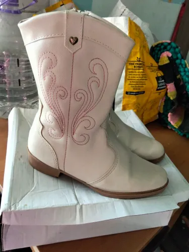 Bota Num 34