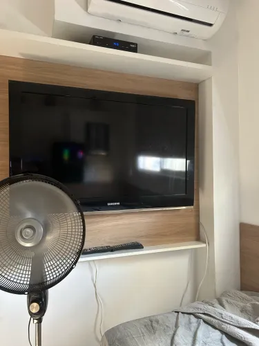 TV SAMSUNG ANTIGA 40 POLEGADAS COM DEFEITO (NÃO LIGA)