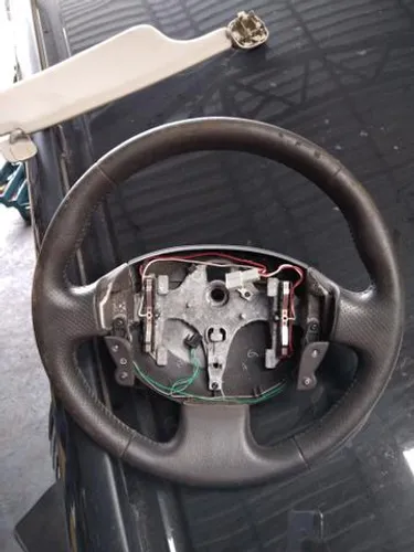Volante Megane não acompanha os botões