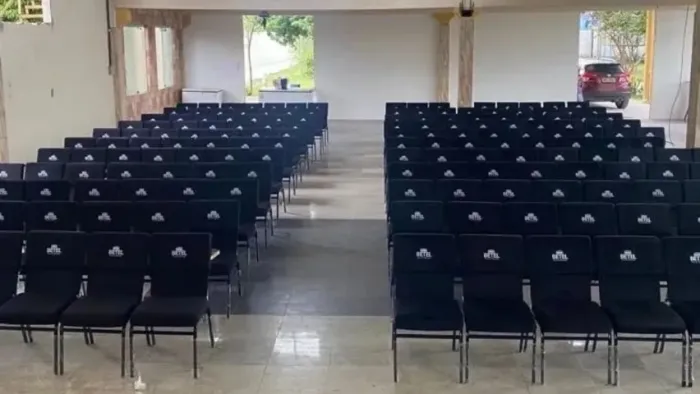 Cadeira Igreja acolchoada/ Poltrona direto da Fábrica.