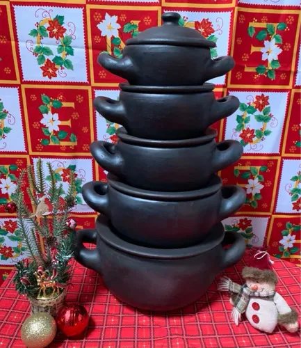 Panela de barro de todos tamanhos, travessas, fogareiro, chaleira, bule, xícara?
