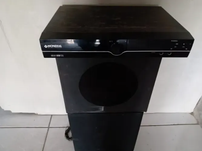 DVD-pega Microfone  e Pendriver leia a descrição do anuncio