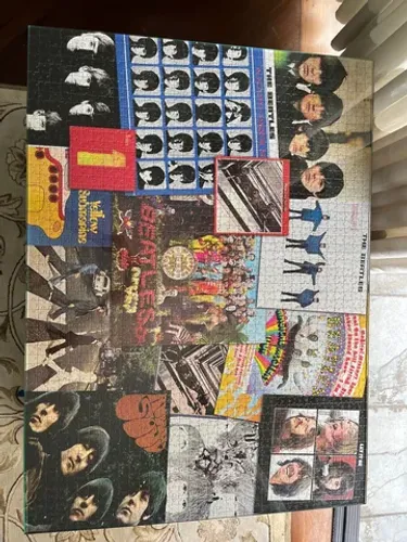 Mesa de centro quebra cabeça dos Beatles 