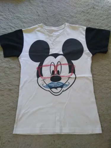 Lote de roupas.