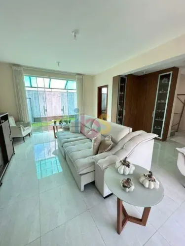 Vendo Casa de Praia com 5/4 em Condomínio Fechado
