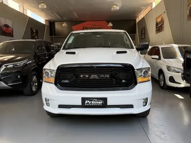 Ram Classic Laramie 5.7 V8 16V Gasolina 4X4 Aut. 2022