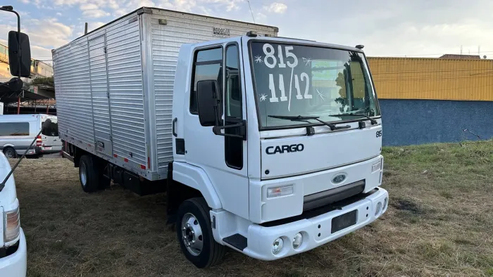Ford Cargo 815 Baú - Oportunidade!