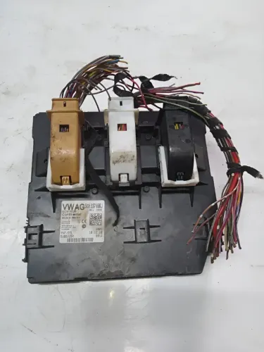 Modulo De Injeção Volkswagen Jetta 5k0937086j 5wg50284 (Usado)