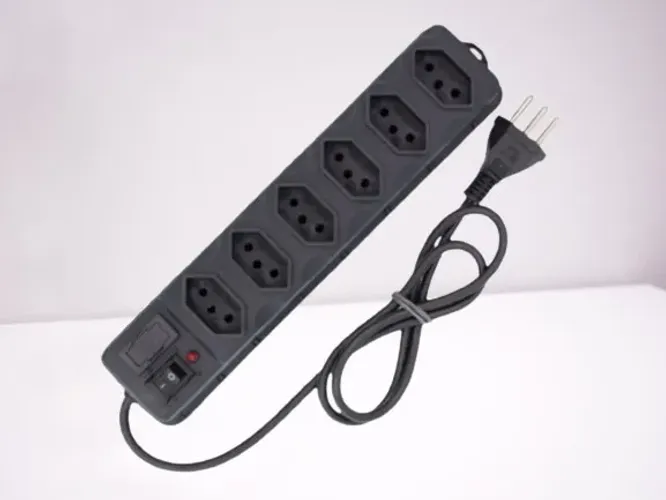 Régua Extensão Elétrica 6 Tomada Filtro Linha 10A Bivolt