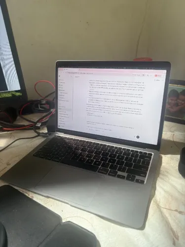 Macbook Air M1 8GB Ram 256Gb SSD 97% saude de bateria