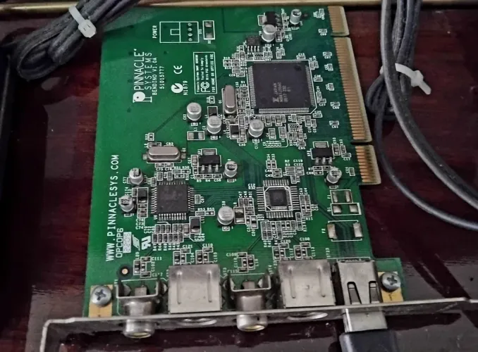 Placa de Captura de Vídeo PINNACLE Bendino V1.0A  (PCI/ PC/ Windows)