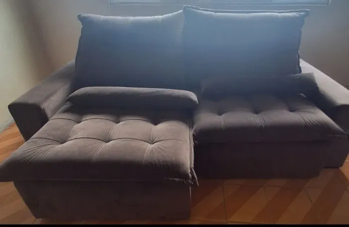 Sofá Retrátil Seminovo 3 metros, tecido suede