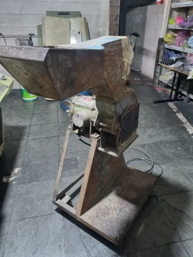 Moinho triturador de plásticos 