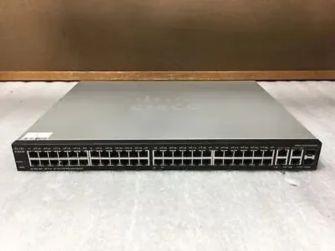 Switch Cisco SG 300 48x10/100/1000 PoE+ 2 SFP L3
