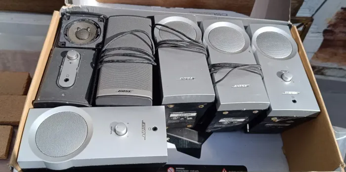 Caixas de Som BOSE COMPANION Lote com defeito.