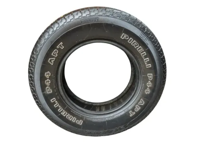 Pneu Pirelli P44 APT 205/75r15 Usado
