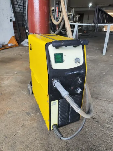 Máquina de Solda Mig Esab Smashweld 257 Trifásico 