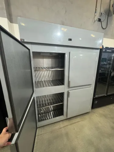 Geladeira Industrial Mopal 4 portas 2030 litros com prateleiras inox 