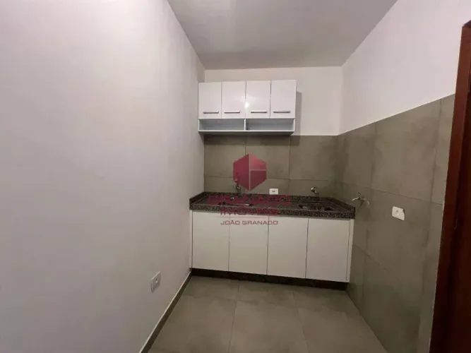 Kitnet com 1 dormitório para alugar, 30 m² por R$ 950,00/mês - Zona 06 - Maringá/PR