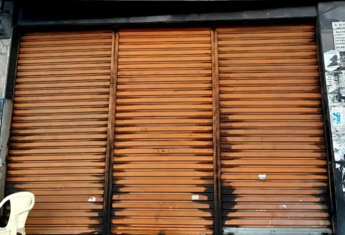 Loja de dois andares no Centro de Cascadura