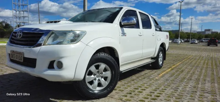 Toyota Hilux CD SRV D4-d 4X4 3.0 TDI Diesel AUT 2012