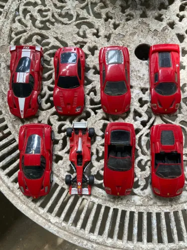 Carrinhos Ferrari shell