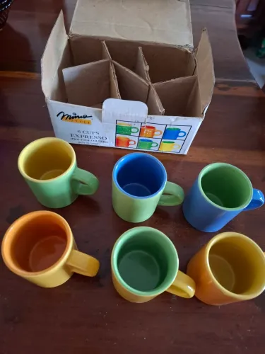 Jogo de 6 xícaras de expresso coloridas Mimo Style